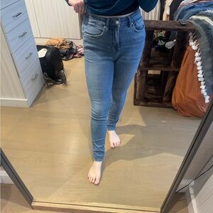 Good American Light Blue Skinny Jeans